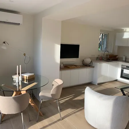55m2 Charmante Maison Mitoyenne, Jardin, Parking *