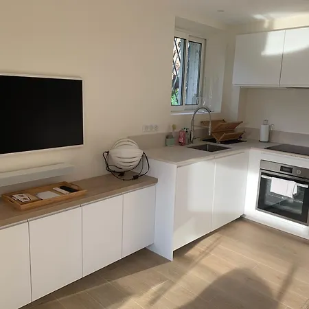 55m2 Charmante Maison Mitoyenne, Jardin, Parking