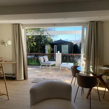 55m2 Charmante Maison Mitoyenne, Jardin, Parking *