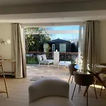 55m2 Charmante Maison Mitoyenne, Jardin, Parking *