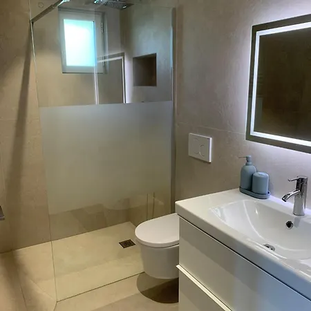 בית נופש 55m2 Charmante Maison Mitoyenne, Jardin, Parking