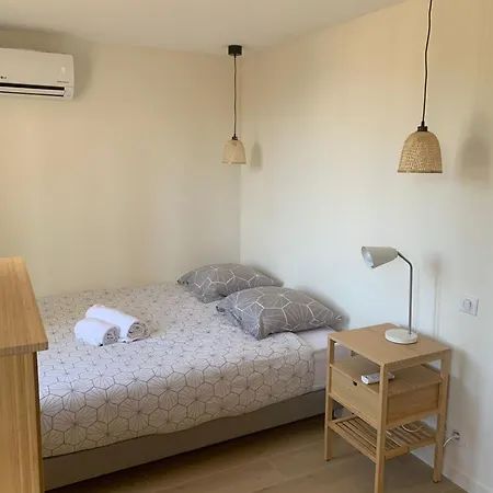 55m2 Charmante Maison Mitoyenne, Jardin, Parking קאן