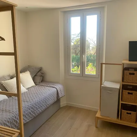 Дом отдыха 55m2 Charmante Maison Mitoyenne, Jardin, Parking Канны