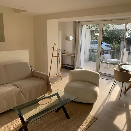 55m2 Charmante Maison Mitoyenne, Jardin, Parking קאן