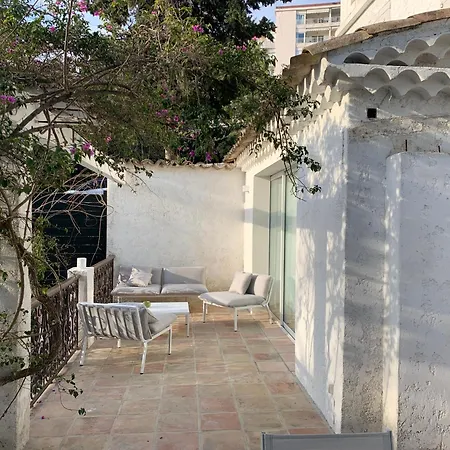 Дом отдыха 55m2 Charmante Maison Mitoyenne, Jardin, Parking *